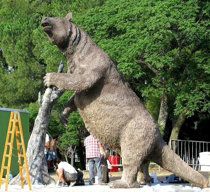 大型仿真动物雕塑摆件、玻钢模型定制