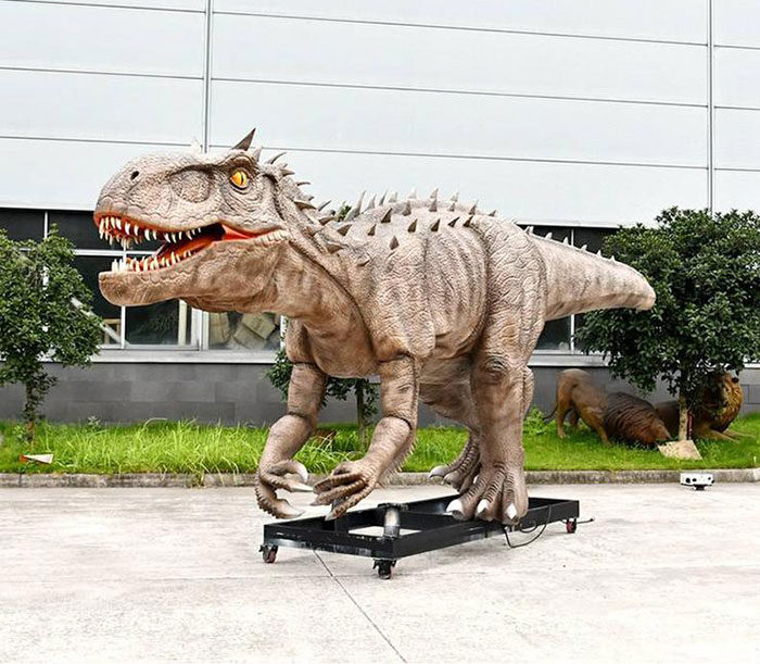 仿真机械恐龙是展会上的点睛之笔——5米牛龙模型