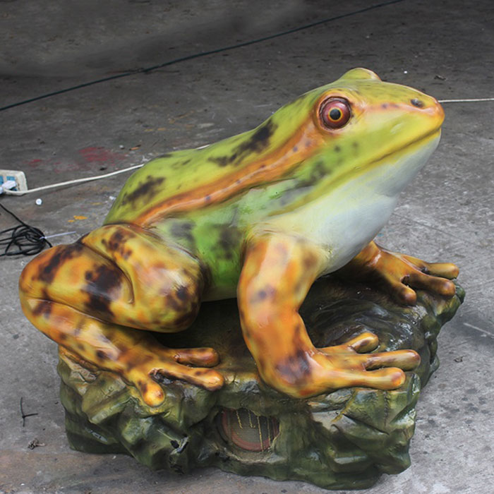 青蛙模型赋予场所灵魂（玻璃钢动物雕塑）